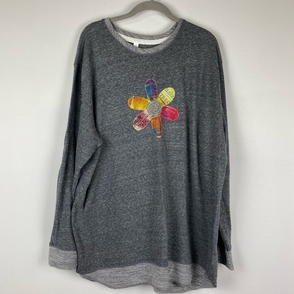 L.A.T Apparel Plus Size Gray French Terry Crewneck with Flower Appliqué Size 2XL - Picture 1 of 10
